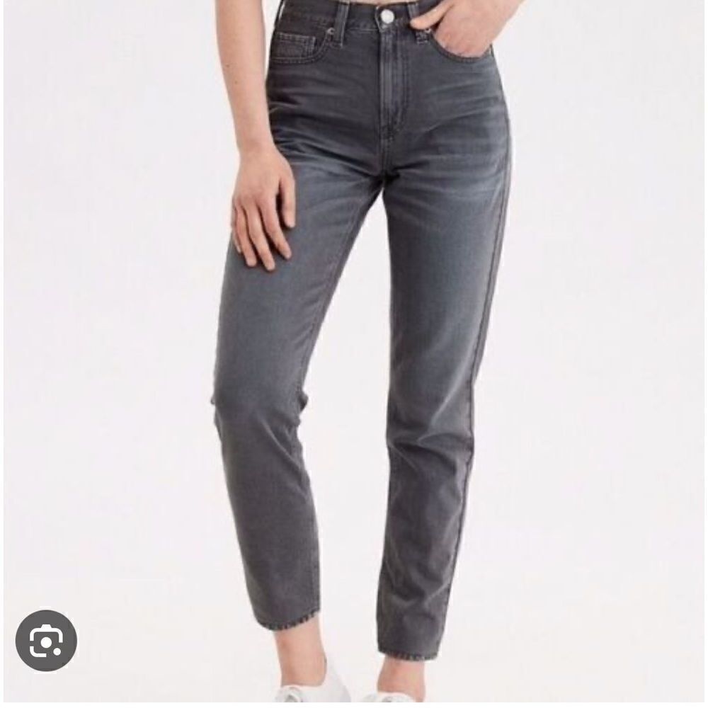 EUC AMERICAN EAGLE WOMEN’S SIZE 6 FADED BLACK /GRAY STRETCH MOM JEAN